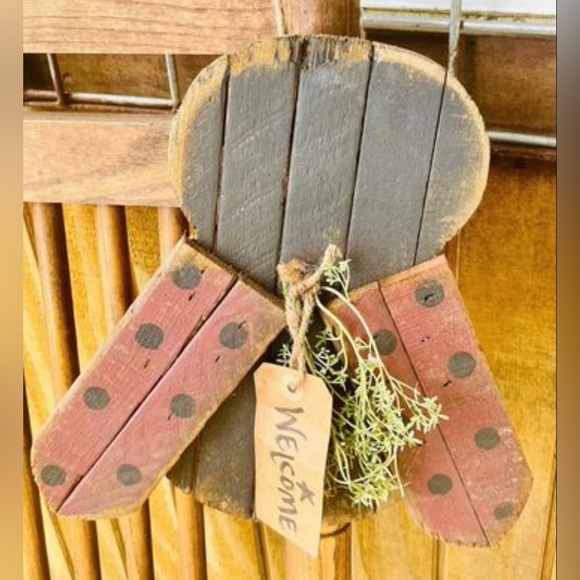*Hanging Wood Lath “Welcome” Ladybug - Picture 9 of 10